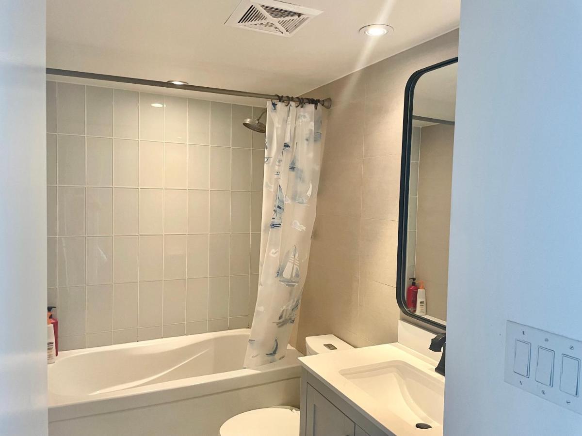 Three Br Condo Step To Cn Tower Rogers Center With Free Parking トロント エクステリア 写真