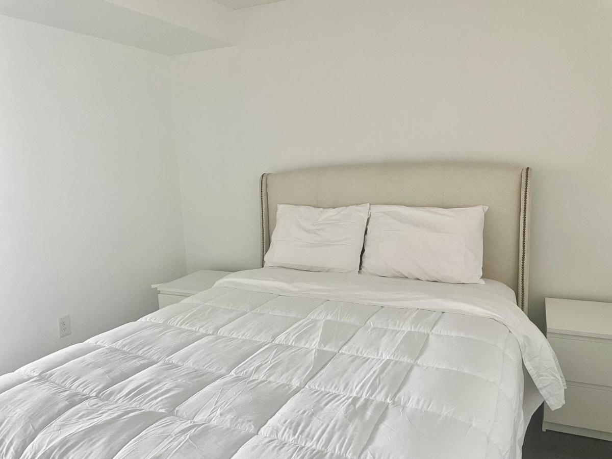 Three Br Condo Step To Cn Tower Rogers Center With Free Parking トロント エクステリア 写真