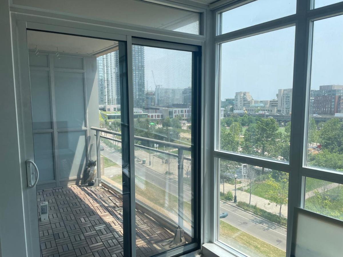 Three Br Condo Step To Cn Tower Rogers Center With Free Parking トロント エクステリア 写真