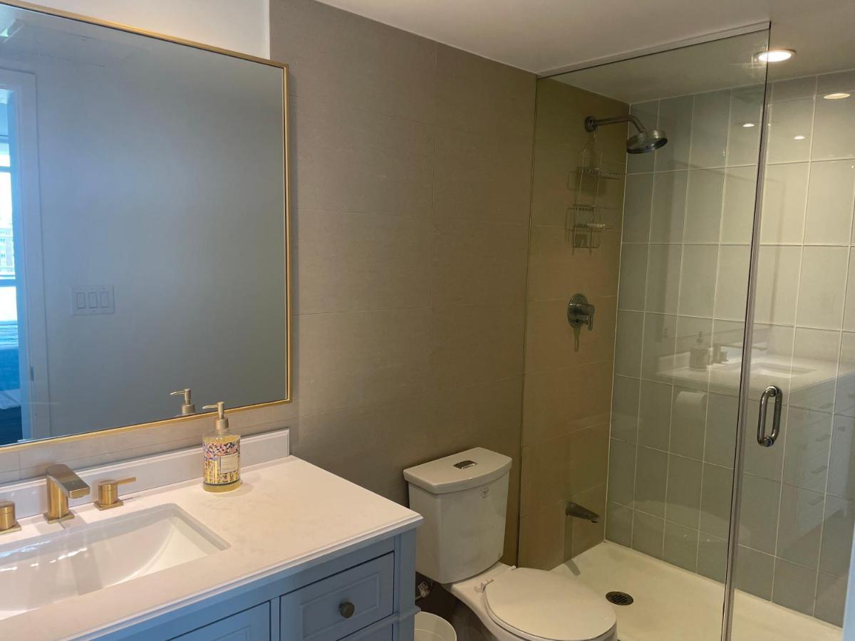 Three Br Condo Step To Cn Tower Rogers Center With Free Parking トロント エクステリア 写真