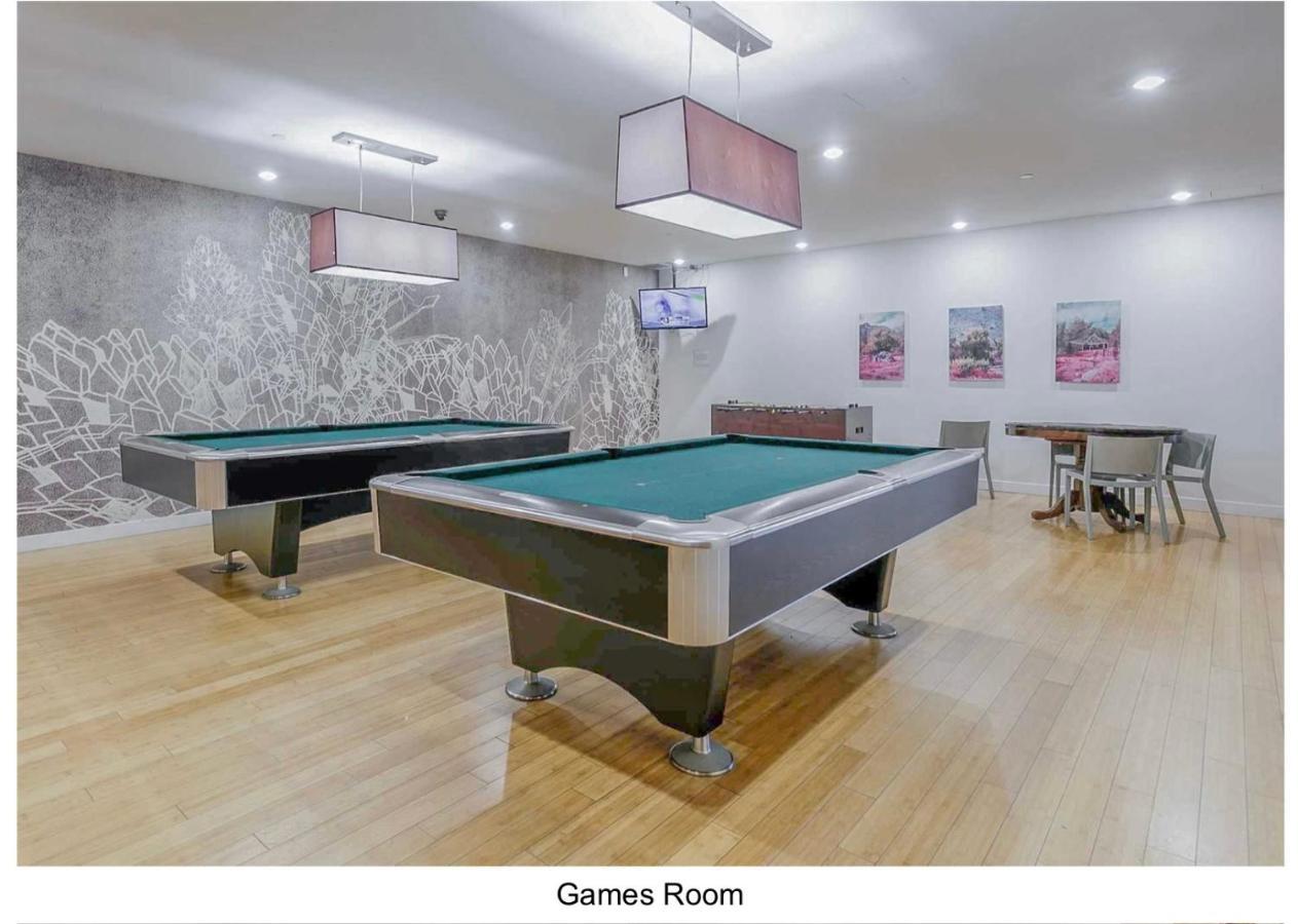 Three Br Condo Step To Cn Tower Rogers Center With Free Parking トロント エクステリア 写真